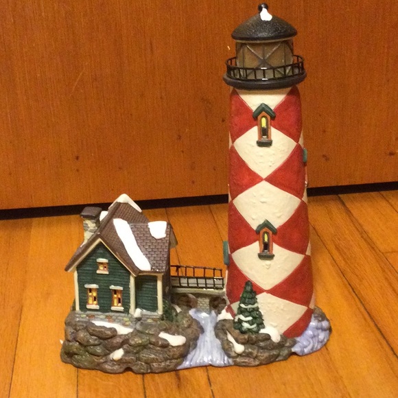 ✨️Vintage Santa’s Workbench Towering Cliffs Lighthouse✨️ - Picture 4 of 13